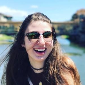 Meet your Posher, Olivia